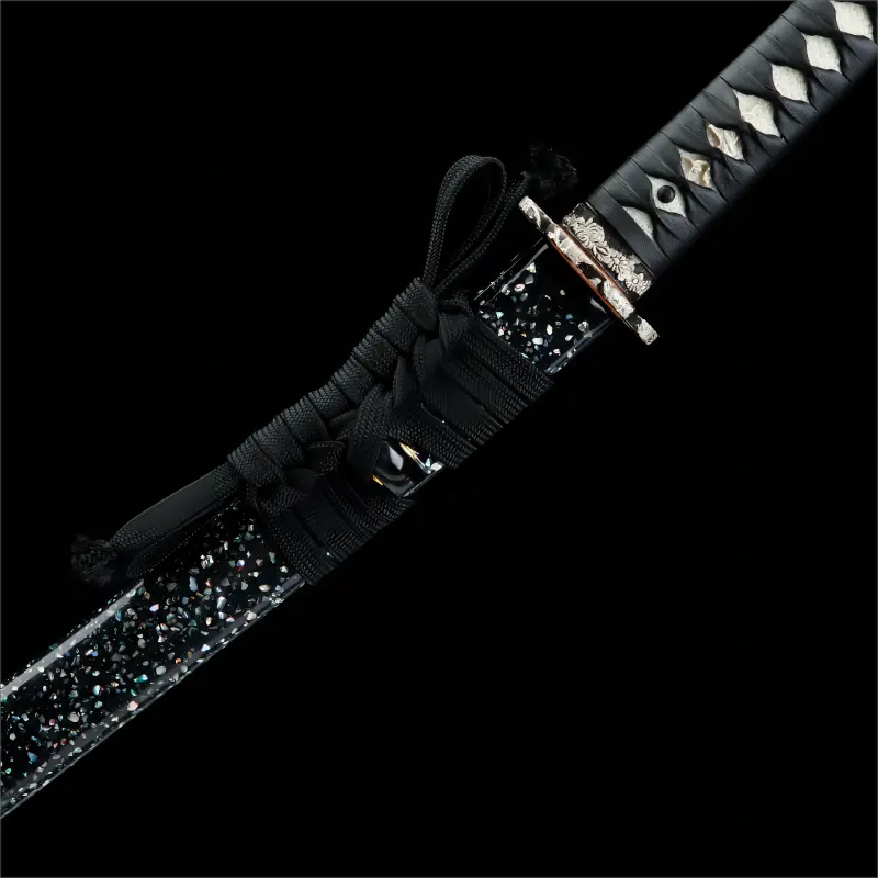 Fortune's Edge Katana - Saya noire incrustée de coquillages avec détails en corne - Cuivre avec incrustations d'or et d'argent